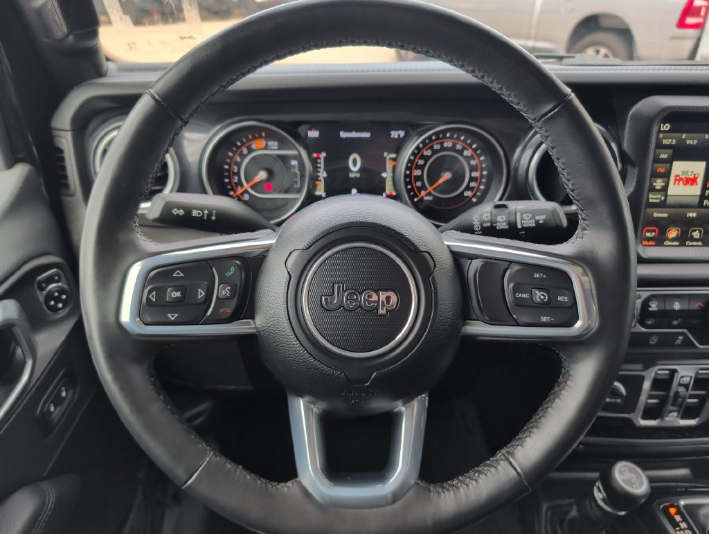 Used 2023 Jeep Wrangler Unlimited Sahara AWD/4WD image 16