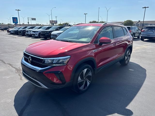 Used 2024 Volkswagen Taos SE w/ Panoramic Sunroof Package AWD/4WD image 8