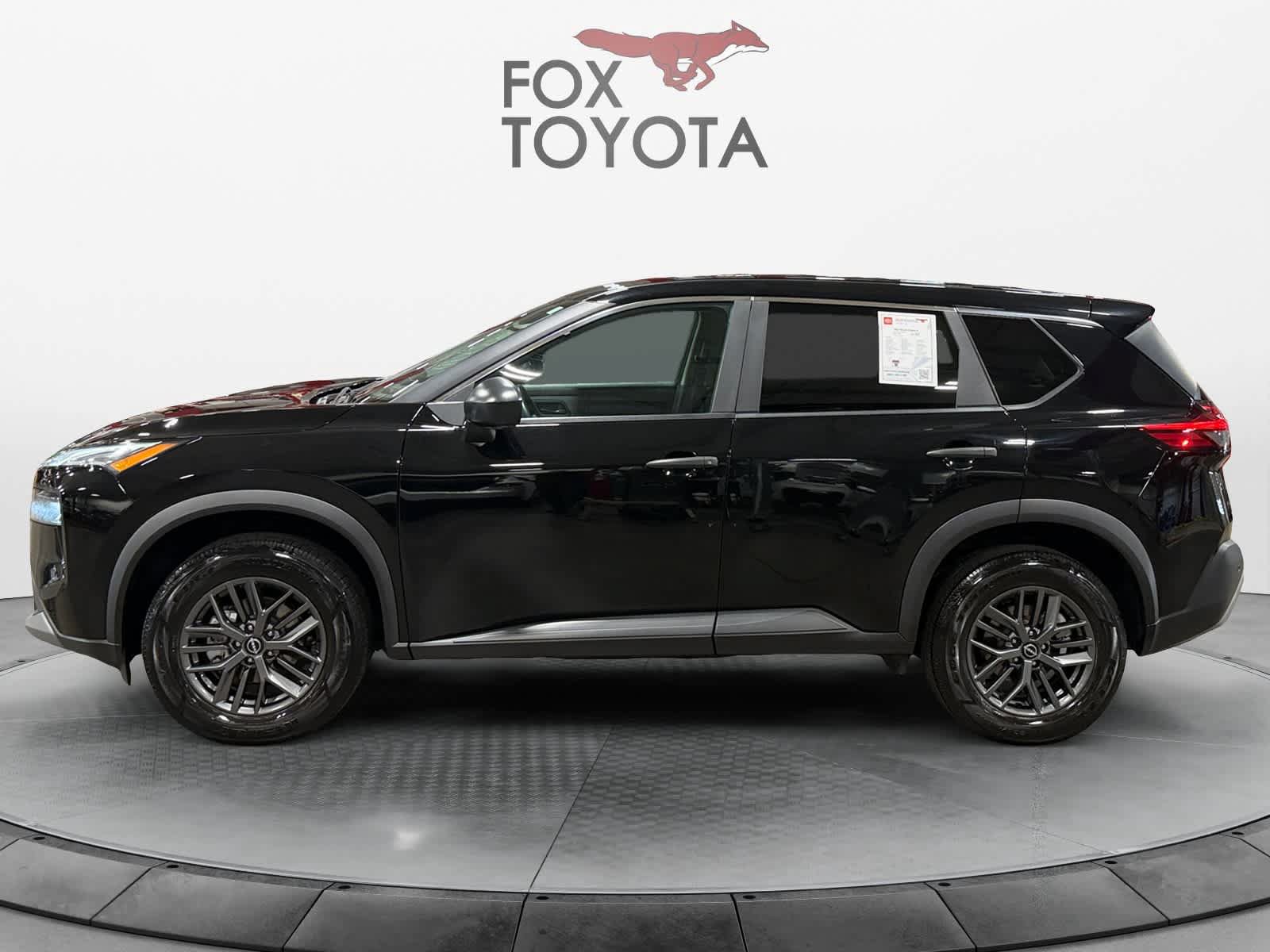Used 2023 Nissan Rogue S FWD image 3