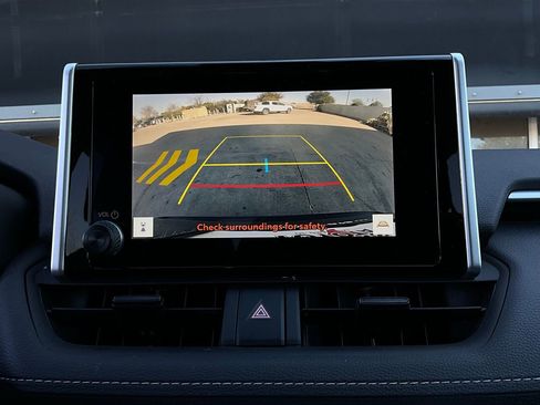 Used 2025 Toyota RAV4 XLE image 32