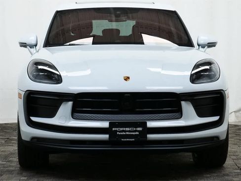Used 2023 Porsche Macan Turbo image 10