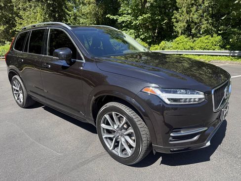 Used 2016 Volvo XC90 T6 Momentum w/ Momentum Plus Package AWD/4WD image 7