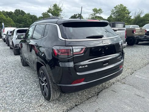 Used 2025 Jeep Compass Limited w/ Elite Group AWD/4WD image 4