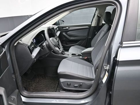 New 2026 Volkswagen Jetta SE FWD image 9