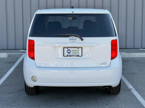 Used 2009 Scion xB FWD image 6