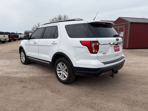 Used 2019 Ford Explorer XLT w/ Equipment Group 201A image 5