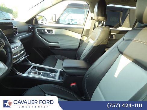 Used 2023 Ford Explorer XLT w/ Equipment Group 202A AWD/4WD image 6