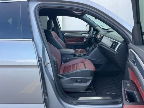 Used 2021 Volkswagen Atlas Cross Sport SEL Premium image 36