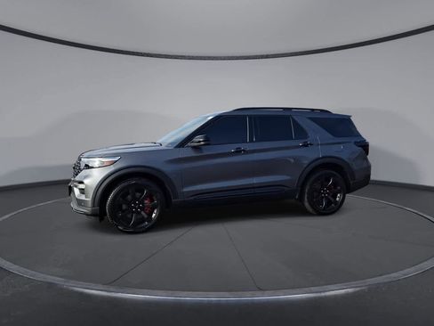 Used 2023 Ford Explorer ST w/ Equipment Group 401A image 4