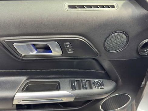 Used 2022 Ford Mustang Premium image 21