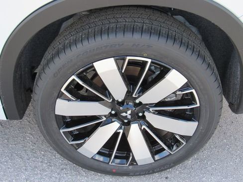 New 2026 Mitsubishi Outlander SEL FWD image 15
