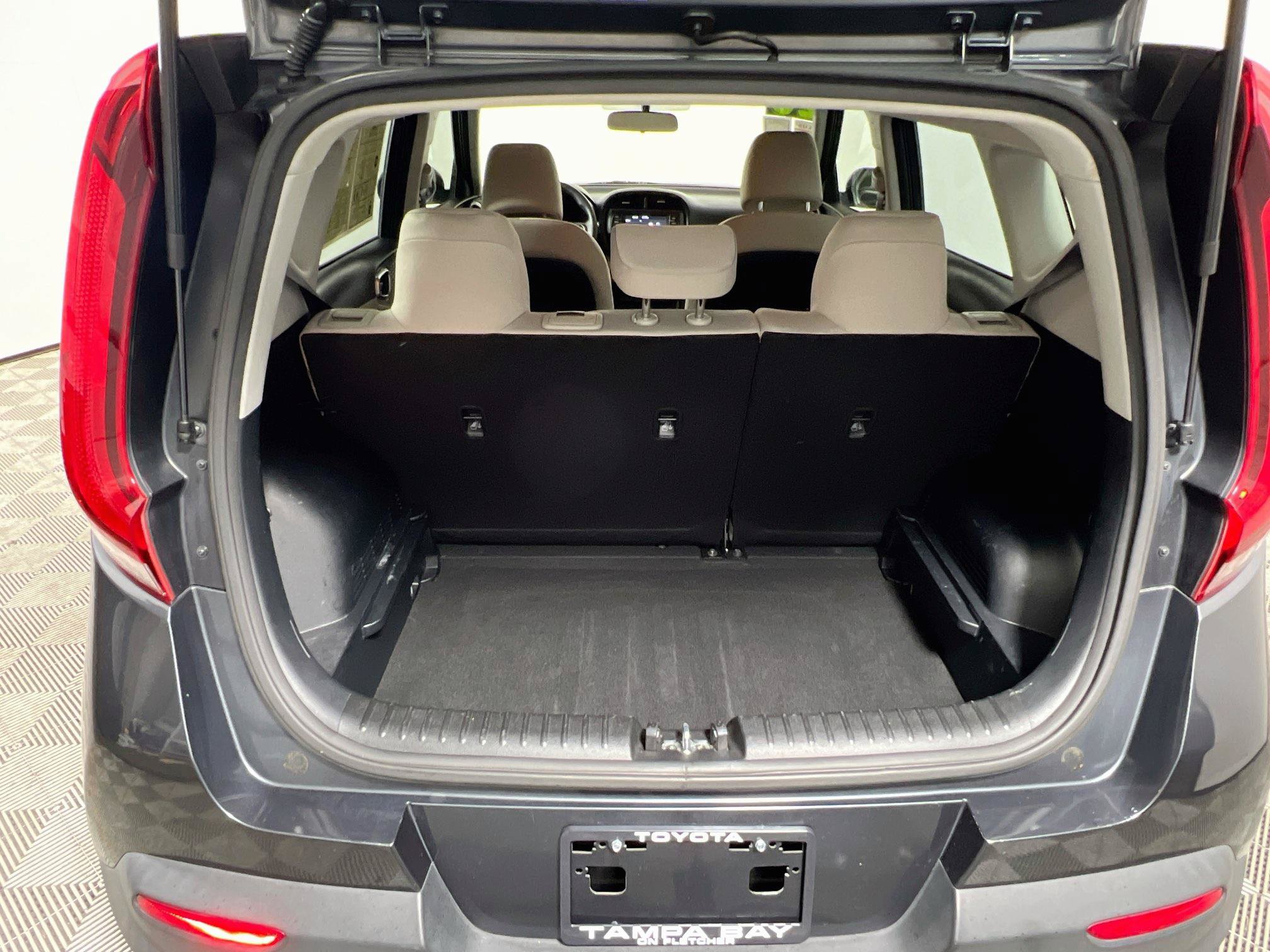 Used 2020 Kia Soul LX FWD image 32