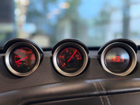 Used 2014 Nissan 370Z Touring RWD image 27