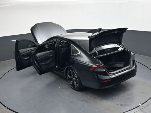 Used 2025 Honda Accord Sport image 38