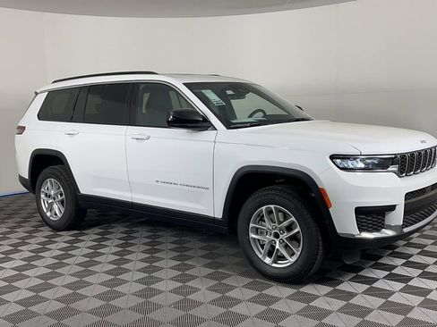 New 2025 Jeep Grand Cherokee L Laredo image 2