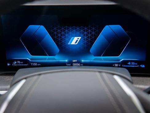 New 2026 BMW X5 xDrive50e w/ Executive Package image 22