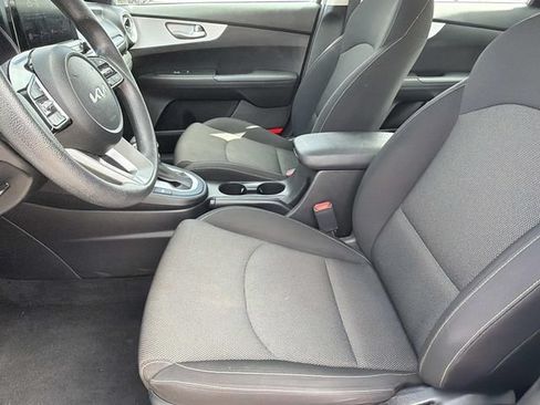 Used 2024 Kia Forte LXS FWD image 17