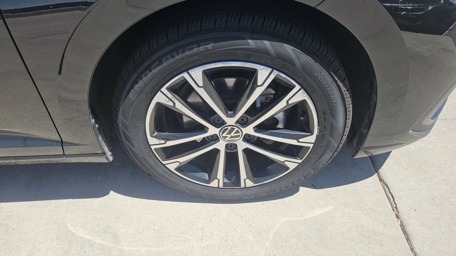 Used 2025 Volkswagen Jetta Sport FWD image 2