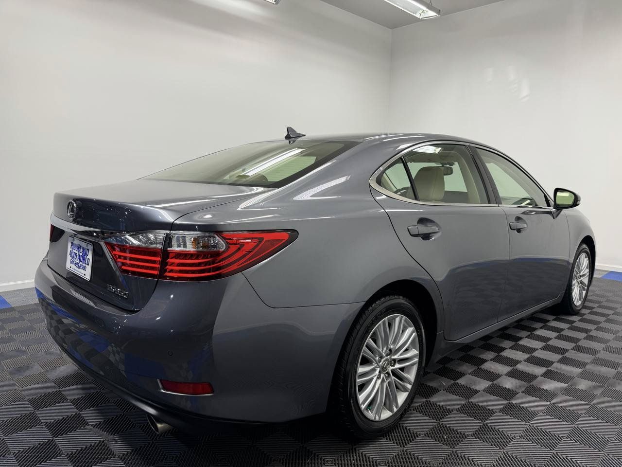 Used 2014 Lexus ES 350 w/ Luxury Package FWD image 12