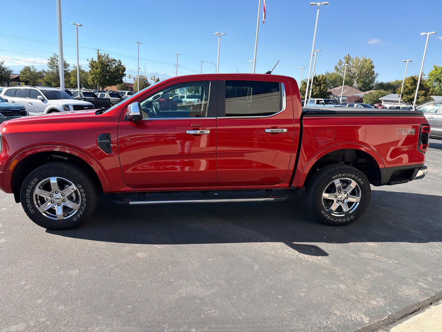 Used 2024 Ford Ranger Lariat w/ FX4 Off-Road Package AWD/4WD image 4