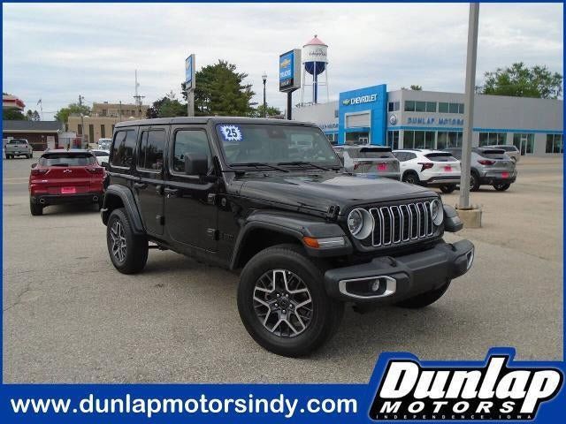 Used 2025 Jeep Wrangler Unlimited Sahara AWD/4WD image 1