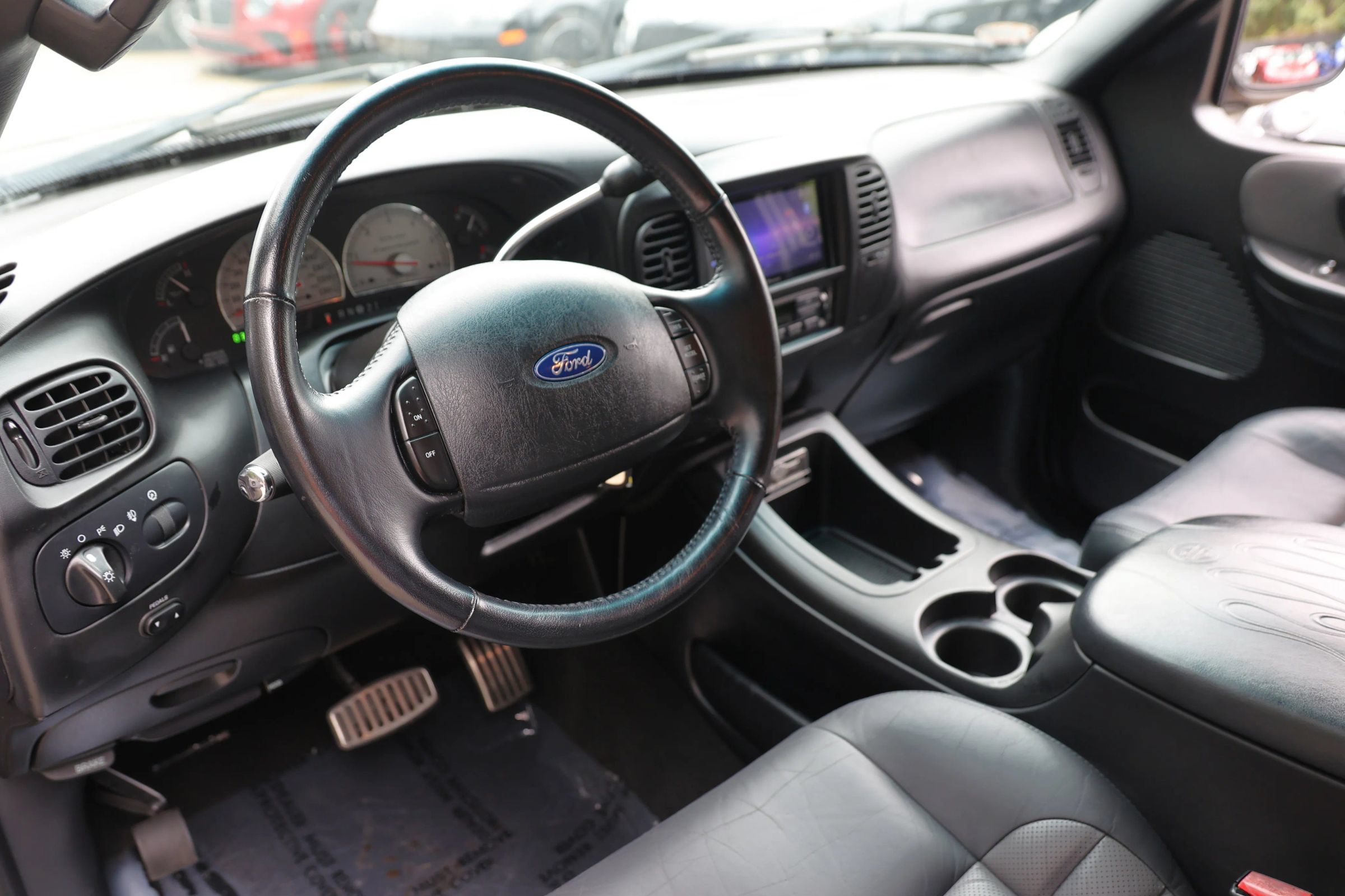 Used 2002 Ford F150 Harley-Davidson RWD image 2