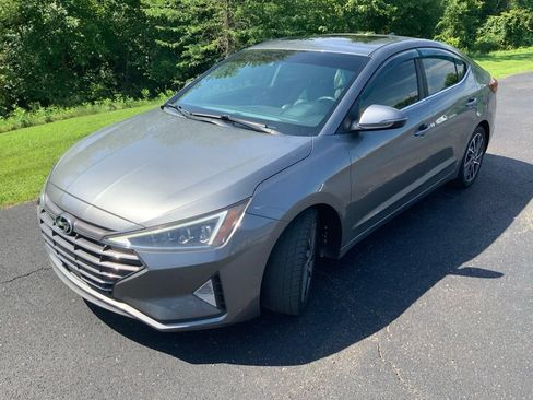Used 2019 Hyundai Elantra Limited w/ Ultimate Package 02 FWD image 10