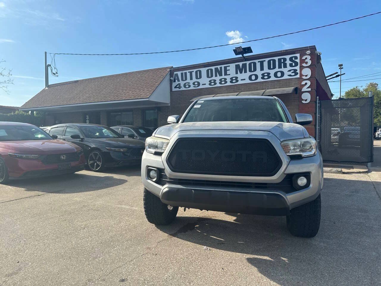 Used 2016 Toyota Tacoma SR5 w/ SR5 Appearance Package (SN) AWD/4WD image 30