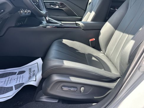 Certified 2025 Acura ADX FWD image 9