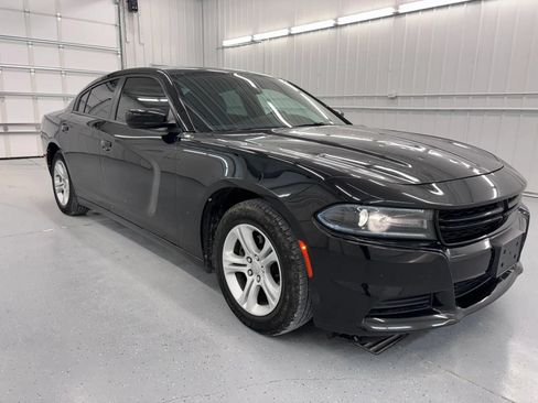Used 2020 Dodge Charger SXT RWD image 13