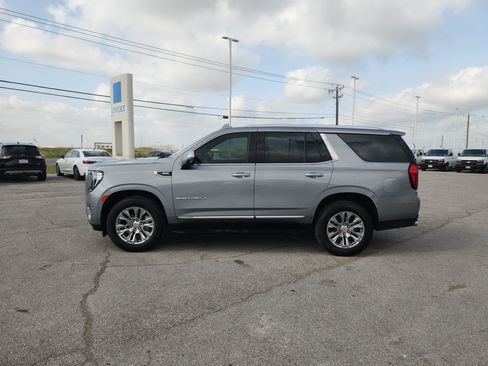 Used 2023 GMC Yukon Denali AWD/4WD image 4