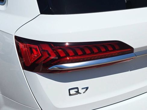Certified 2023 Audi Q7 2.0T Premium w/ Convenience Package AWD/4WD image 38