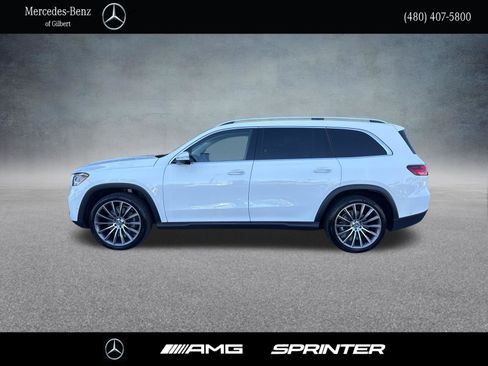 Used 2024 Mercedes-Benz GLS 450 4MATIC image 2