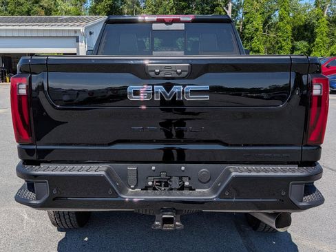 New 2026 GMC Sierra 2500 Denali Ultimate w/ LPO, Black Badging Package AWD/4WD image 9