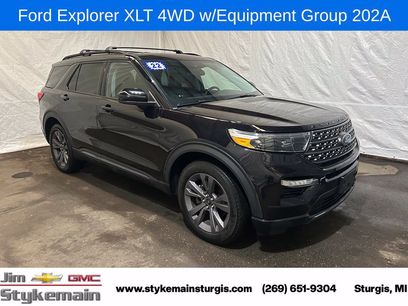 Used 2022 Ford Explorer XLT w/ XLT Sport Appearance Package