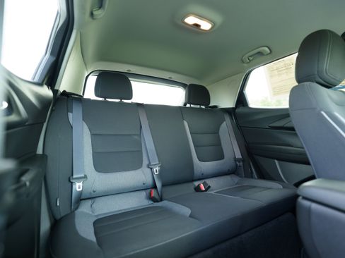 Used 2023 Chevrolet TrailBlazer LS FWD image 11
