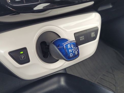 Used 2017 Toyota Prius Two image 16