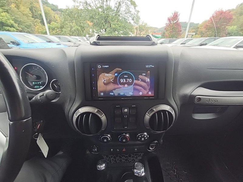 Used 2018 Jeep Wrangler Unlimited Sport AWD/4WD image 11