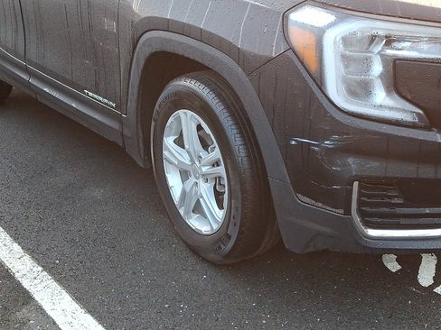 Used 2024 GMC Terrain SLE FWD image 6