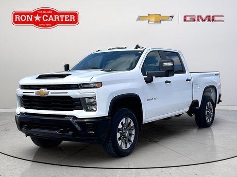 Used 2024 Chevrolet Silverado 2500 Custom w/ Custom Convenience Package AWD/4WD image 3