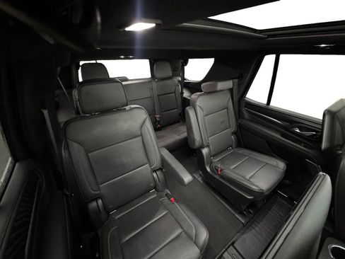 Used 2022 GMC Yukon Denali w/ Denali Premium Package image 17