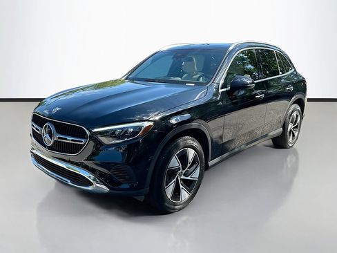 Used 2024 Mercedes-Benz GLC 300 4MATIC image 1