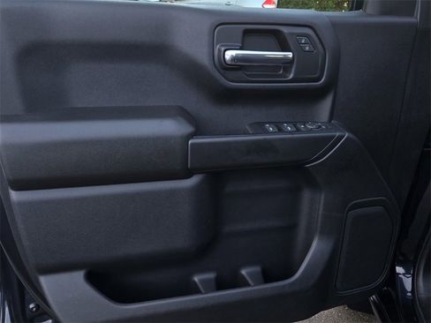 Used 2023 Chevrolet Silverado 1500 Custom image 10