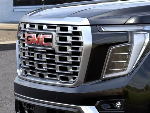 New 2026 GMC Yukon Denali w/ Denali Reserve Package AWD/4WD image 13