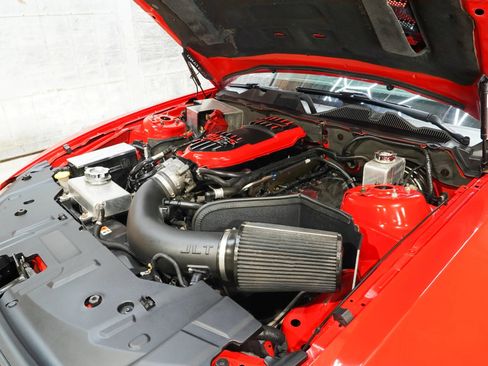 Used 2013 Ford Mustang GT Premium RWD image 22