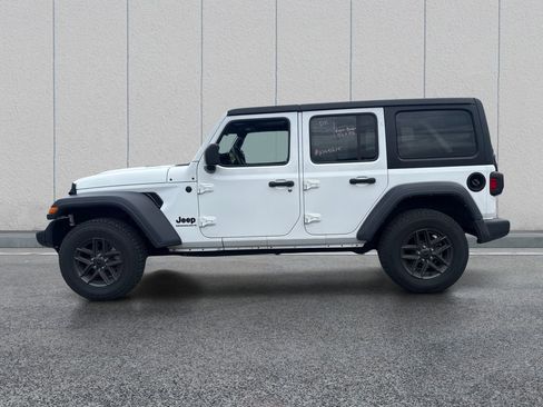 Used 2024 Jeep Wrangler Unlimited Sport AWD/4WD image 4