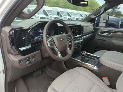 Used 2025 Chevrolet Silverado 1500 RST w/ Max Trailering Package image 11