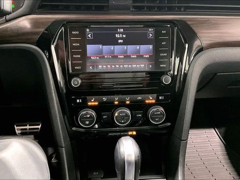 Used 2020 Volkswagen Passat 2.0T SEL image 15