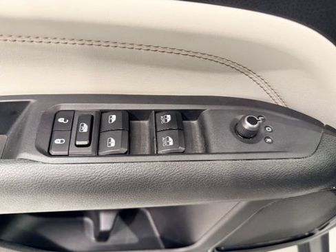 Used 2025 Jeep Compass Limited AWD/4WD image 18