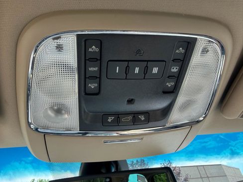 Used 2011 Jeep Grand Cherokee Overland AWD/4WD image 24